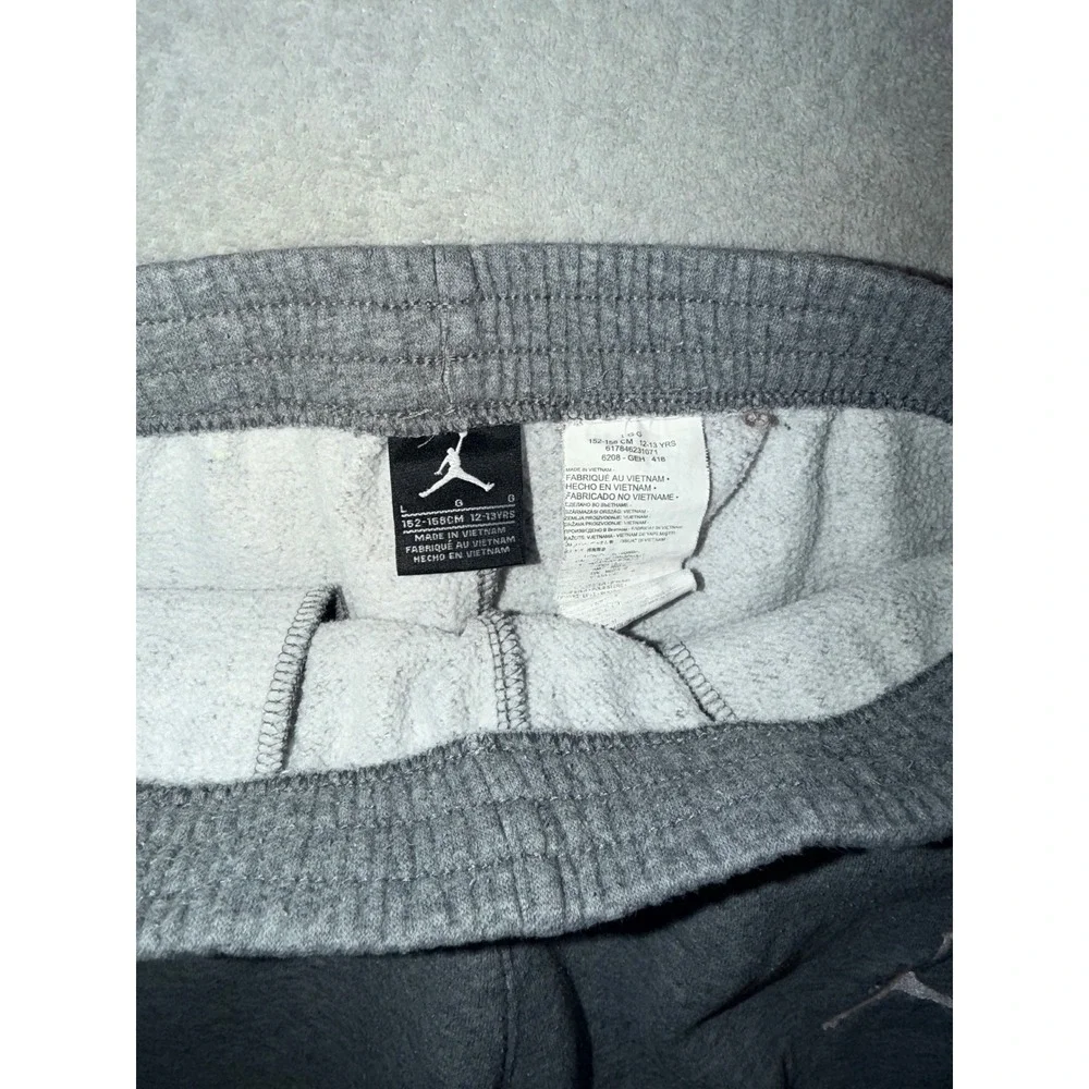Kids Jordan‎ Gray Jogger Sweatpants (25X25) Size Large 12-13 Years Jumpman Logo